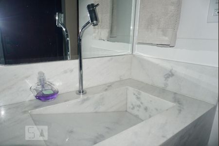 Apartamento à venda com 220m², 3 quartos e 3 vagasBanheiro térreo