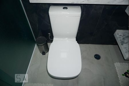 Apartamento à venda com 220m², 3 quartos e 3 vagasBanheiro térreo