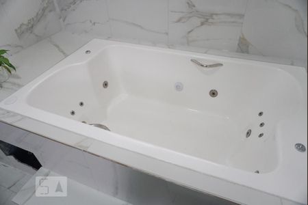 Apartamento à venda com 220m², 3 quartos e 3 vagasBanheiro da Suíte