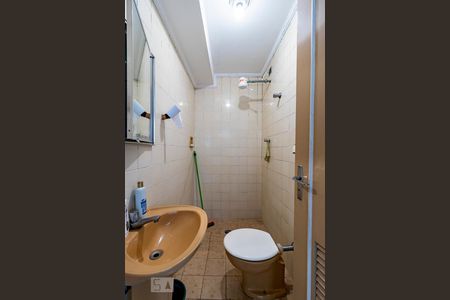 Casa para alugar com 540m², 7 quartos e 5 vagasBanheiro de Serviço