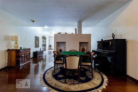 Casa para alugar com 540m², 7 quartos e 5 vagasSala