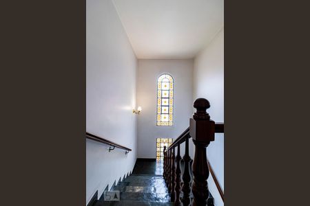 Casa para alugar com 540m², 7 quartos e 5 vagasEscada