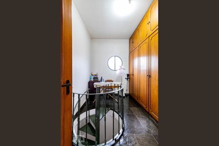 Casa para alugar com 540m², 7 quartos e 5 vagasEscada Caracol