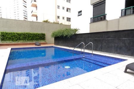 Apartamento para alugar com 220m², 4 quartos e 3 vagas Apartamento para alugar com 220m², 4 quartos e 3 vagasÁrea comum - Piscina