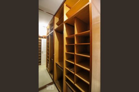 Apartamento para alugar com 220m², 4 quartos e 3 vagasCloset Quarto 4 - Suíte