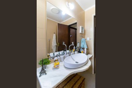 Casa para alugar com 150m², 3 quartos e 3 vagasBanheiro social