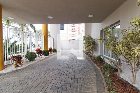 Área externa de apartamento para alugar com 3 quartos, 70m² em Capão Raso, Curitiba