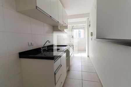 Cozinha e Área de Serviço de apartamento para alugar com 3 quartos, 70m² em Capão Raso, Curitiba