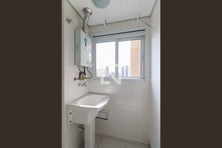Cozinha e Área de Serviço de apartamento para alugar com 3 quartos, 70m² em Capão Raso, Curitiba