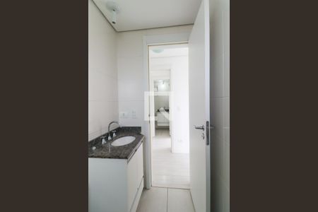 Banheiro da Suíte de apartamento para alugar com 3 quartos, 70m² em Capão Raso, Curitiba