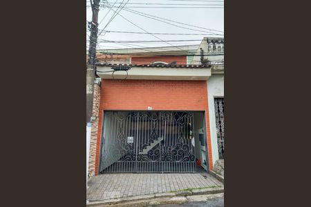 Casa à venda com 151m², 3 quartos e 2 vagas Casa à venda com 151m², 3 quartos e 2 vagasFachada