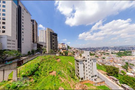 Apartamento para alugar com 80m², 3 quartos e 2 vagasCozinha e área de serviço - Vista