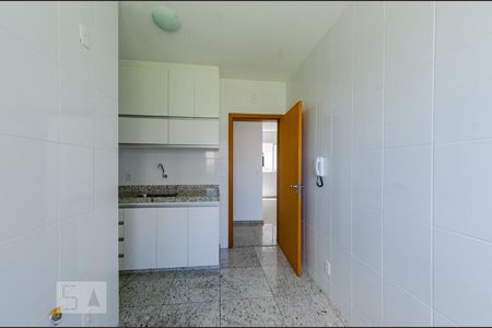 Apartamento para alugar com 80m², 3 quartos e 2 vagasCozinha e área de serviço