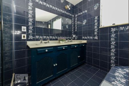 Apartamento à venda com 300m², 4 quartos e 1 vagaBanheiro da Suíte