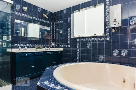 Apartamento à venda com 300m², 4 quartos e 1 vagaBanheiro da Suíte