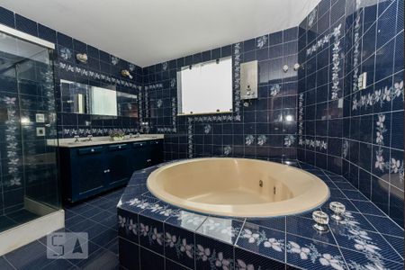 Apartamento à venda com 300m², 4 quartos e 1 vagaBanheiro da Suíte