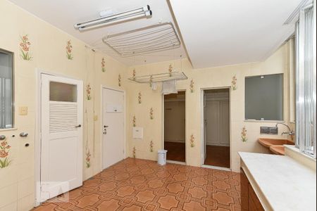 Apartamento à venda com 300m², 4 quartos e 1 vagaÁrea de Serviço