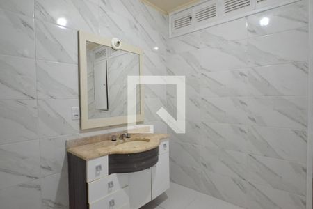 Apartamento para alugar com 130m², 3 quartos e sem vagaBanheiro