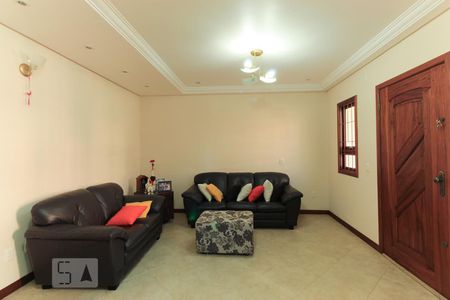 Sala de casa à venda com 2 quartos, 240m² em Medianeira, Porto Alegre