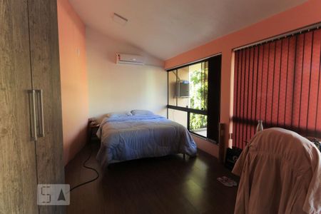 Casa à venda com 240m², 2 quartos e 2 vagasQuarto da edícula