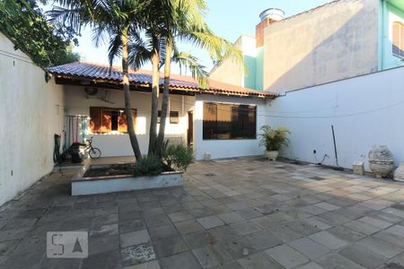 Casa à venda com 240m², 2 quartos e 2 vagasQuintal