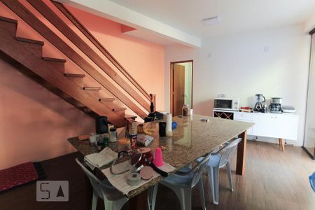 Casa à venda com 240m², 2 quartos e 2 vagasCozinha da edícula