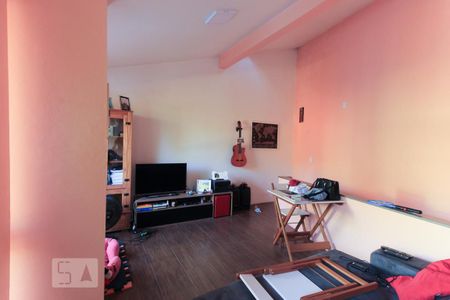 Casa à venda com 240m², 2 quartos e 2 vagasSala da edícula