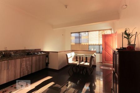 Casa à venda com 240m², 2 quartos e 2 vagasCozinha