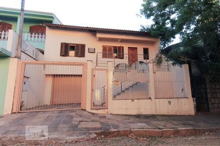 Casa à venda com 240m², 2 quartos e 2 vagasFachada