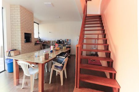 Casa à venda com 240m², 2 quartos e 2 vagasCozinha da edícula