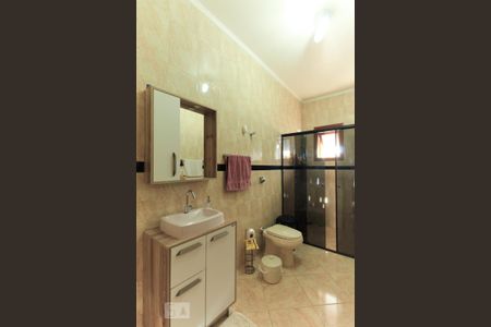 Casa à venda com 240m², 2 quartos e 2 vagasBanheiro