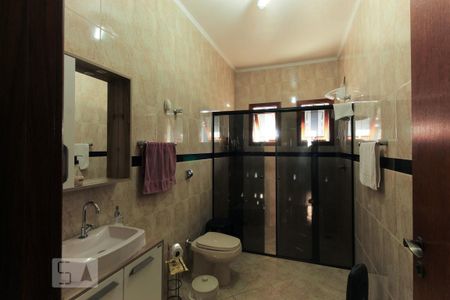 Casa à venda com 240m², 2 quartos e 2 vagasBanheiro