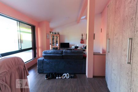 Casa à venda com 240m², 2 quartos e 2 vagasQuarto da edícula