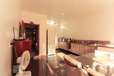 Casa à venda com 240m², 2 quartos e 2 vagasCozinha