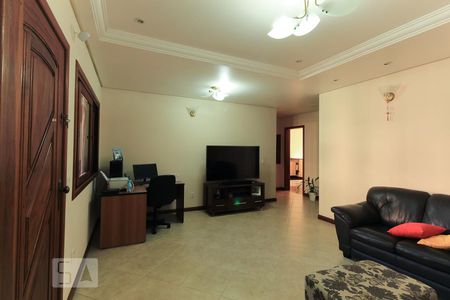 Sala de casa à venda com 2 quartos, 240m² em Medianeira, Porto Alegre