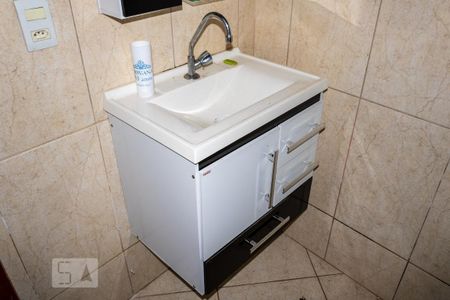 Casa para alugar com 70m², 2 quartos e 1 vaga Casa para alugar com 70m², 2 quartos e 1 vagaBanheiro
