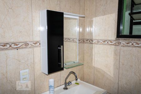Casa para alugar com 70m², 2 quartos e 1 vaga Casa para alugar com 70m², 2 quartos e 1 vagaBanheiro