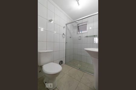 Banheiro social de apartamento para alugar com 1 quarto, 57m² em Pinheiros, São Paulo