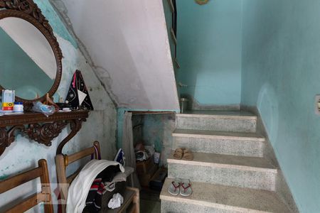 Casa à venda com 177m², 5 quartos e 4 vagasEscada