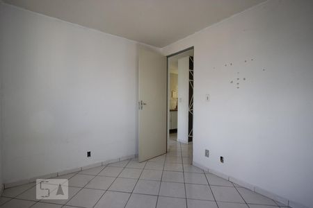 Quarto 1 de apartamento para alugar com 2 quartos, 44m² em Jardim Maria Beatriz, Carapicuíba