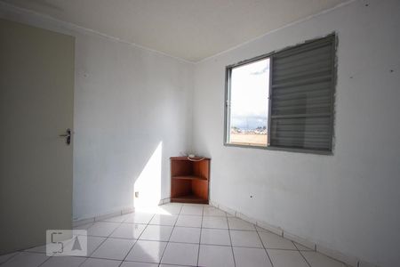 Quarto 2 de apartamento para alugar com 2 quartos, 44m² em Jardim Maria Beatriz, Carapicuíba