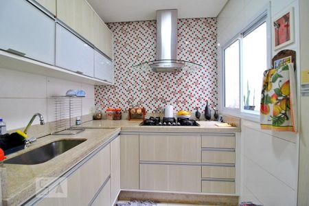 Apartamento à venda com 108m², 2 quartos e 1 vagaCozinha