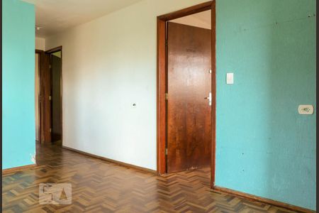 Sala de casa para alugar com 3 quartos, 80m² em Lindóia, Curitiba