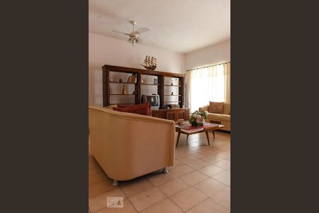 Detalhe Sala de casa para alugar com 6 quartos, 286m² em Jardim Tres Marias, Guarujá