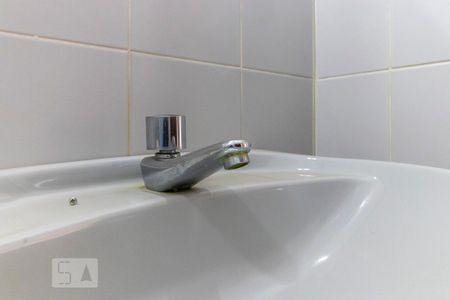 Apartamento para alugar com 82m², 2 quartos e 1 vaga Apartamento para alugar com 82m², 2 quartos e 1 vagaBanheiro social