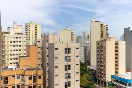 Vista da sacada de apartamento para alugar com 2 quartos, 82m² em Cambuí, Campinas