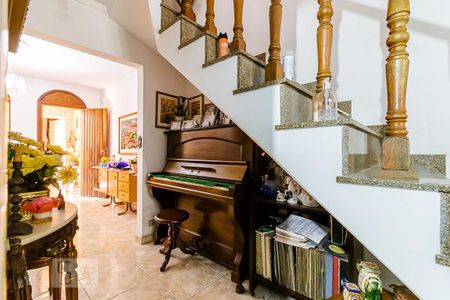 Corredor de casa à venda com 3 quartos, 140m² em Jardim Santa Emília, São Paulo