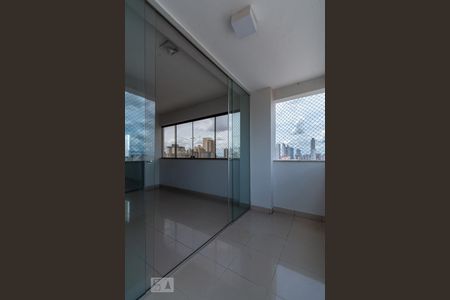 Apartamento para alugar com 139m², 4 quartos e 2 vagas Apartamento para alugar com 139m², 4 quartos e 2 vagasVaranda