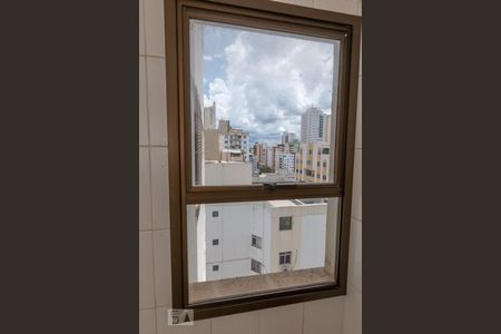 Apartamento para alugar com 139m², 4 quartos e 2 vagas Apartamento para alugar com 139m², 4 quartos e 2 vagasVista da Área de serviço