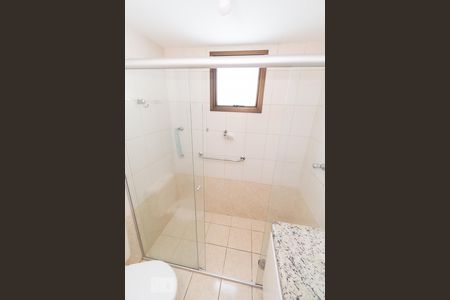 Apartamento para alugar com 139m², 4 quartos e 2 vagas Apartamento para alugar com 139m², 4 quartos e 2 vagasDetalhe da Banheiro da suite 1